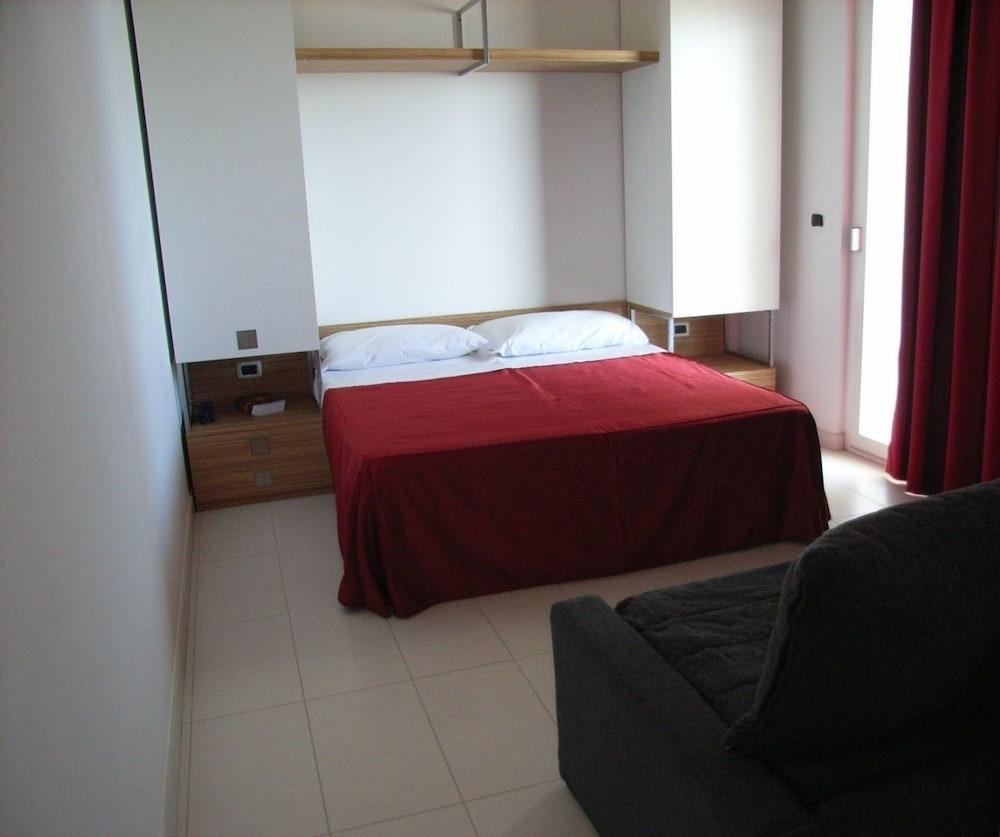 Sea Resort Rosburgo Roseto Degli Abruzzi Exterior photo