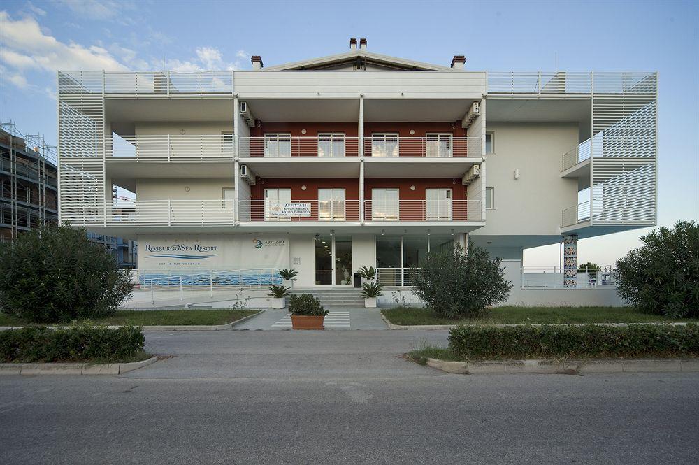 Sea Resort Rosburgo Roseto Degli Abruzzi Exterior photo