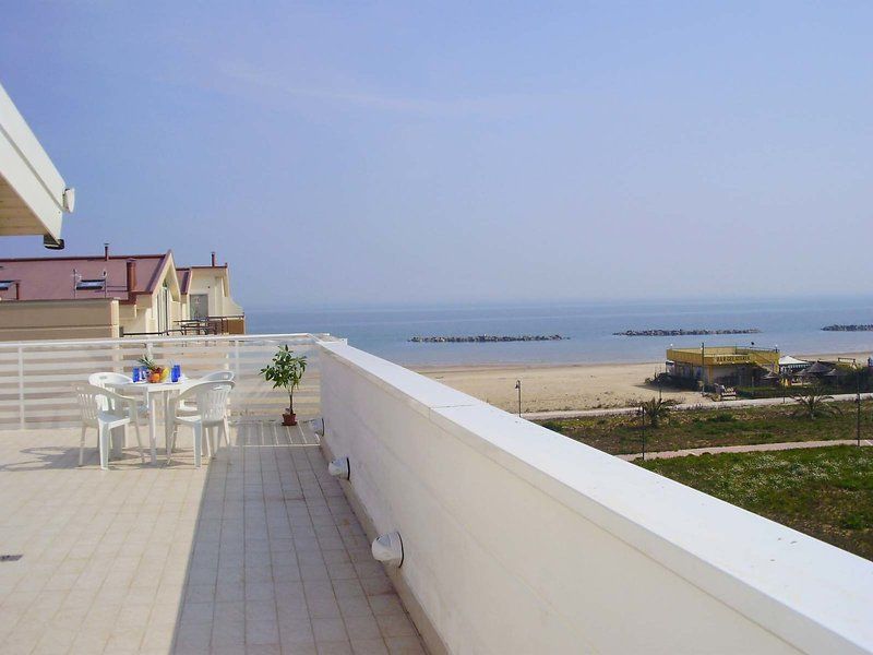 Sea Resort Rosburgo Roseto Degli Abruzzi Exterior photo