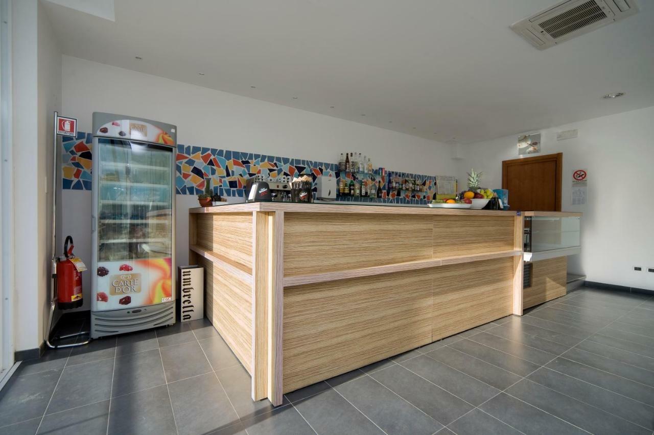 Sea Resort Rosburgo Roseto Degli Abruzzi Exterior photo