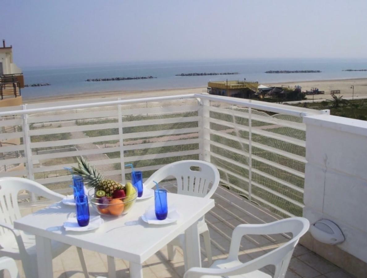 Sea Resort Rosburgo Roseto Degli Abruzzi Exterior photo