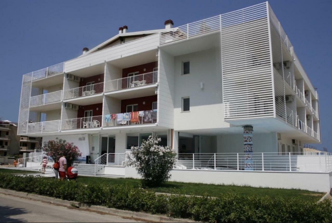 Sea Resort Rosburgo Roseto Degli Abruzzi Exterior photo